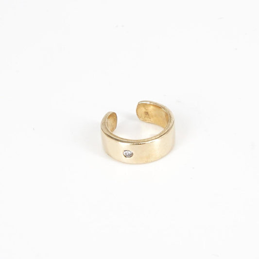 White stone earcuff