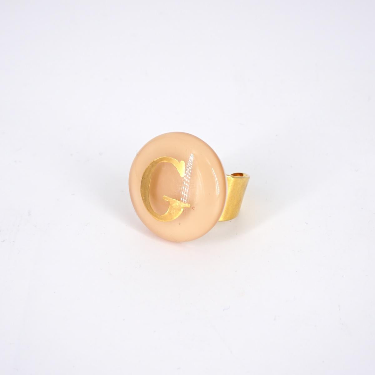 VETRO FUSO ANELLO LETTERAG CHAMPAGNE