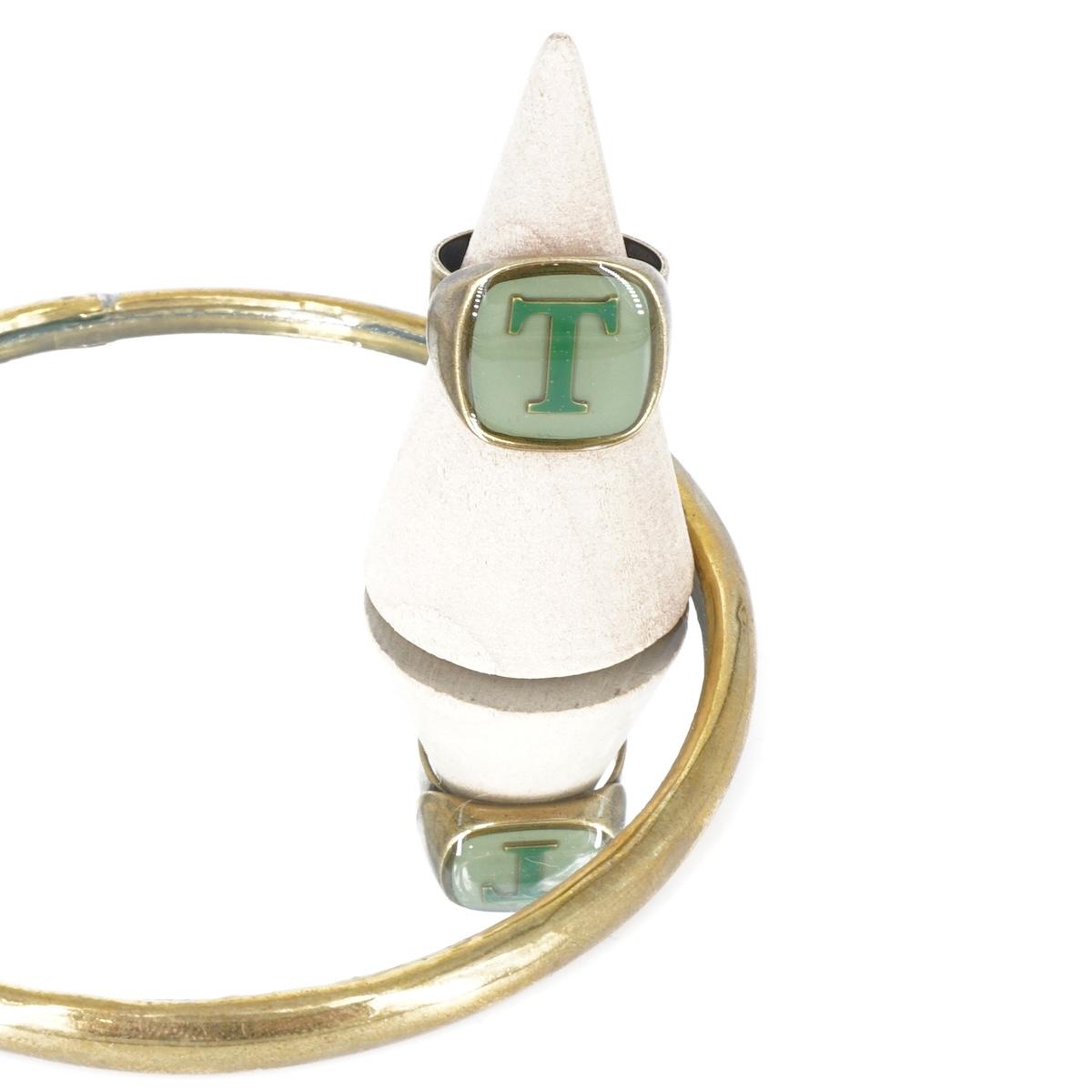 ANELLO LETTERA T VERDE MENTA ANELLO LETTERA T VERDE MENTA E VERDE BOSCO UNIQUE UNCONVENTIONAL DETAILS 