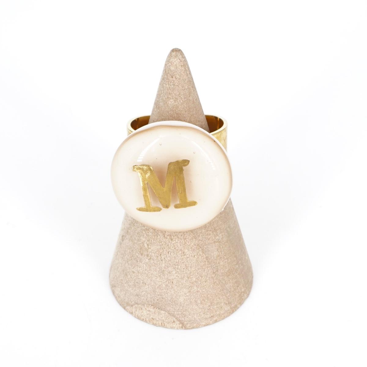 Anello lettera M champagne ANELLO LETTERA M CHAMPAGNE VETRO FUSO 