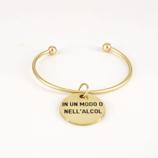 Bracciale medaglietta IN UN MODO O NELL'ALCOL