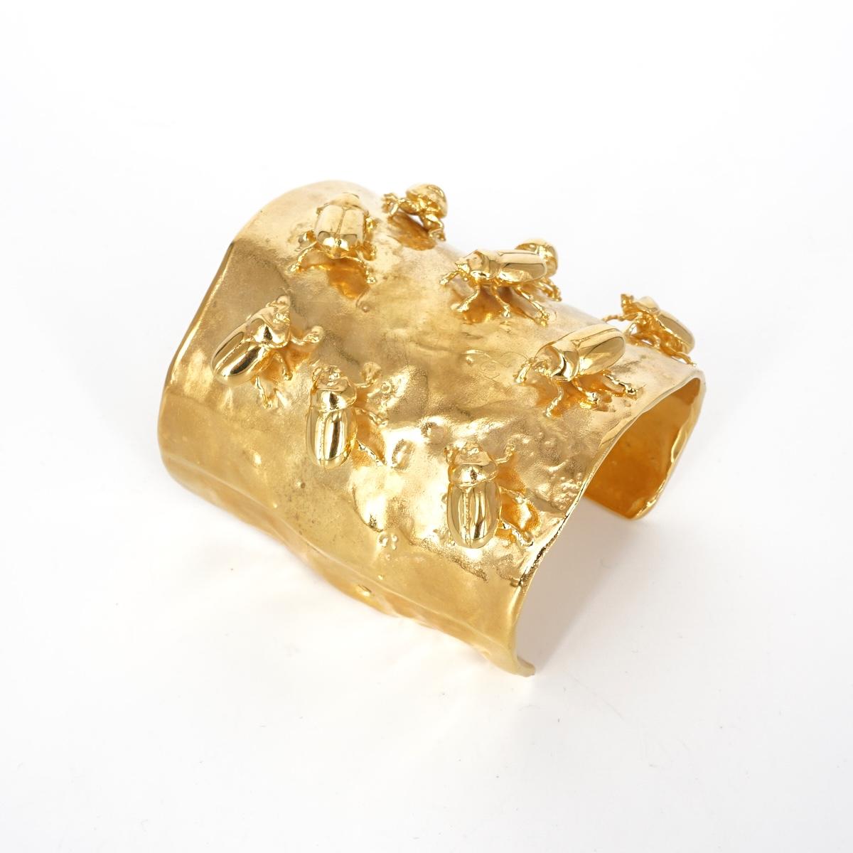 Bracciale con NOVE SCARABEI LARGE BRACCIALE NOVE SCARABEI LARGE ORO OFFICINE904 