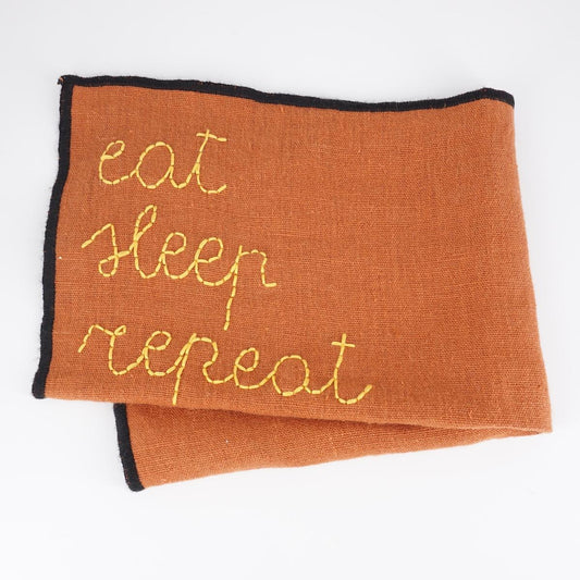 Tovaglietta ricamata EAT SLEEP REPEAT L brick