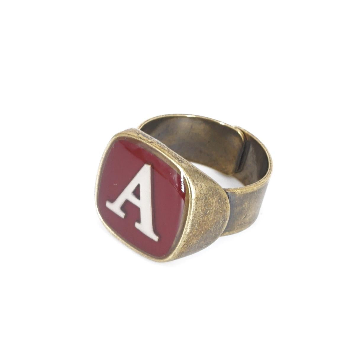 ANELLO LETTERA A BORDEAUX ANELLO LETTERA A BORDEAUX E AVORIO UNIQUE UNCONVENTIONAL DETAILS 