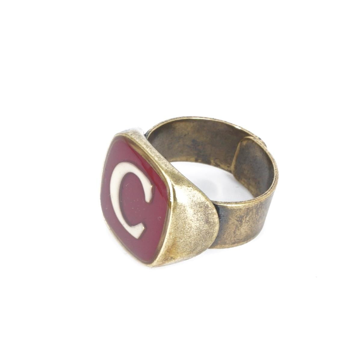 ANELLO LETTERA C BORDEAUX ANELLO LETTERA C BORDEAUX E AVORIO UNIQUE UNCONVENTIONAL DETAILS 
