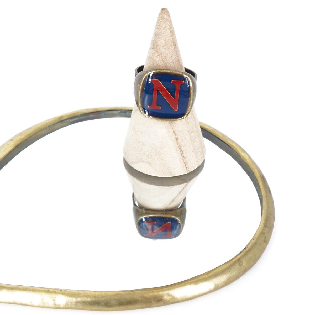 ANELLO LETTERA N BLU ANELLO LETTERA N BLU E ROSSO UNIQUE UNCONVENTIONAL DETAILS 