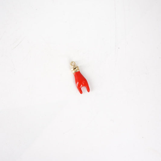 CHARM MANO TIè ROSSO