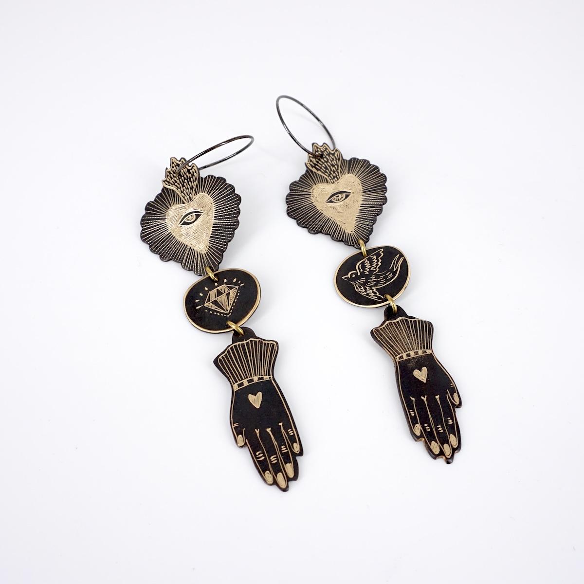 ORECCHINI TRIPLI EXVOTO, DIAMANTE, MANO