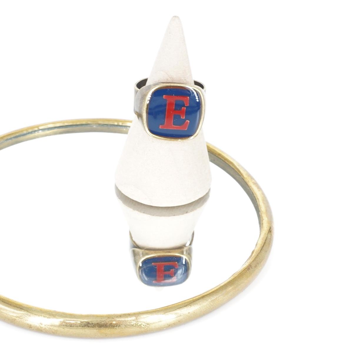 ANELLO LETTERA E BLU ANELLO LETTERA E BLU E BORDEAUX UNIQUE UNCONVENTIONAL DETAILS 