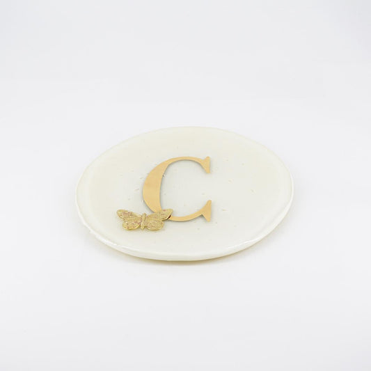 Piatto lettera e charm C AVORIO