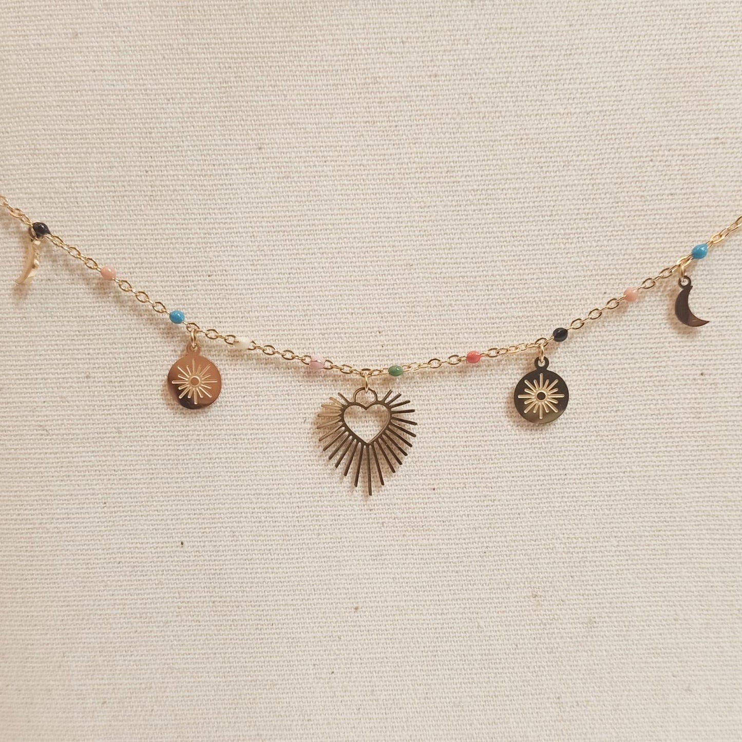 Collana cuore con raggi arcobaleno