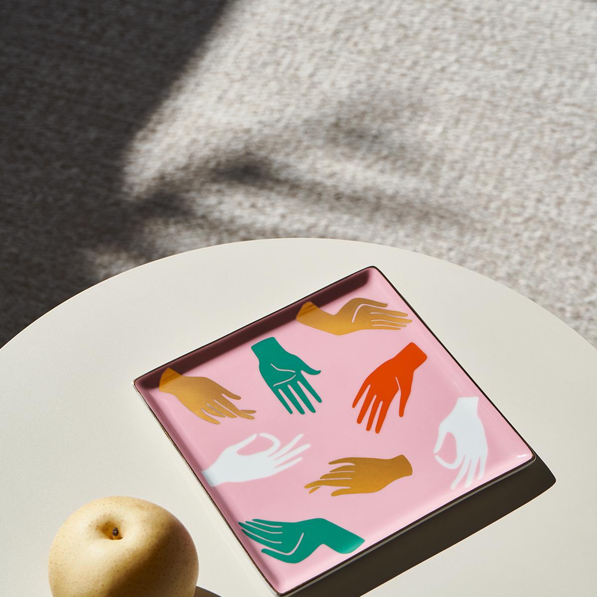Pink hand empty pockets