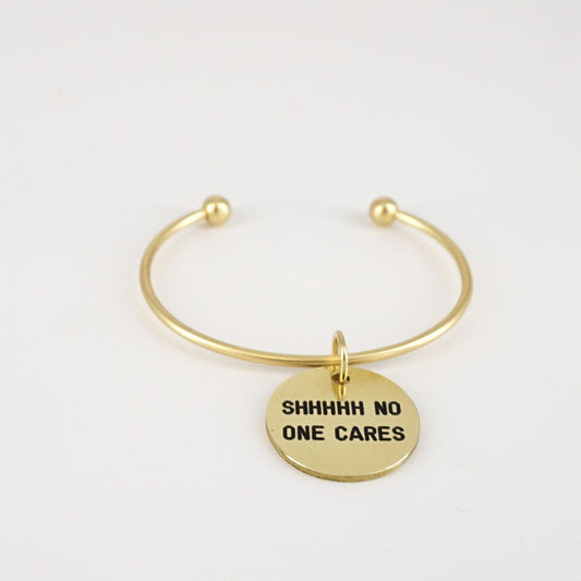 Bracciale medaglietta SHH NO ONE CARES