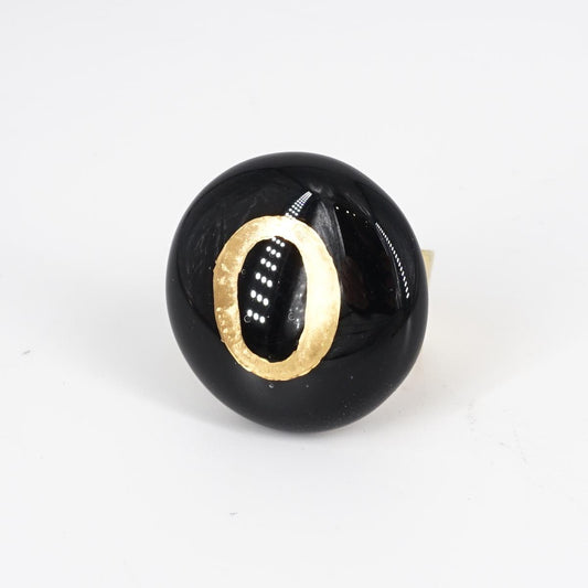 Anello lettera O nero