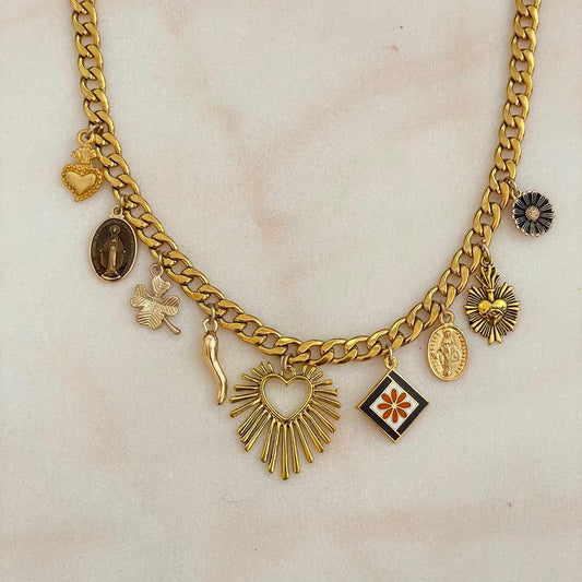 Lucky chain necklace with heart rays