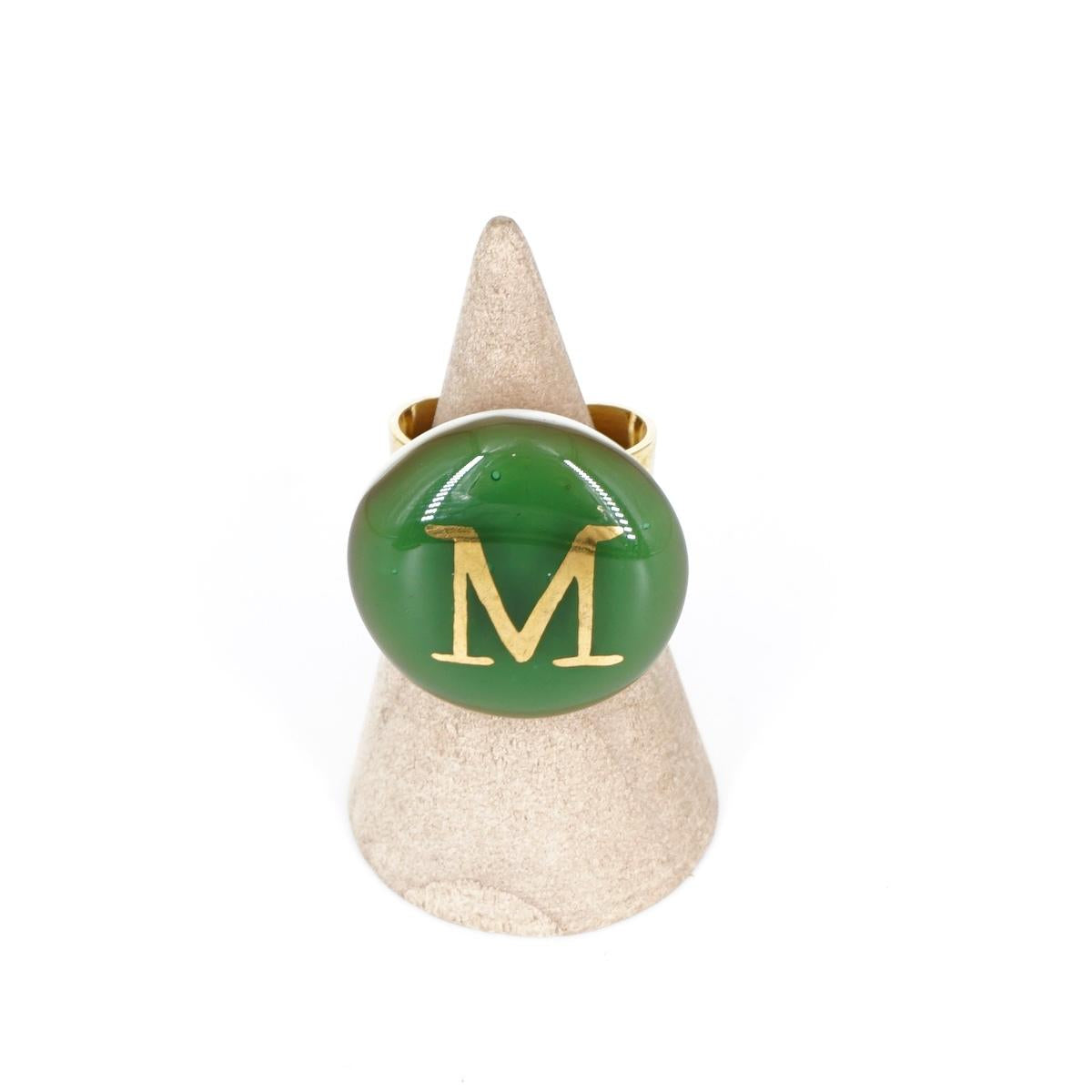 Anello lettera M giada ANELLO LETTERA M GIADA VETRO FUSO 