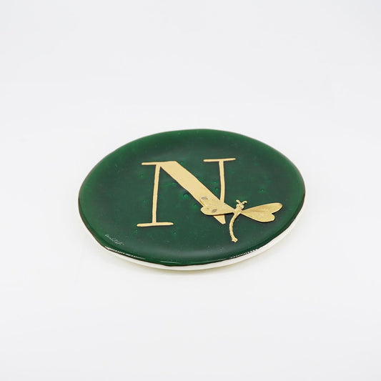 Piatto lettera e charm N GIADA