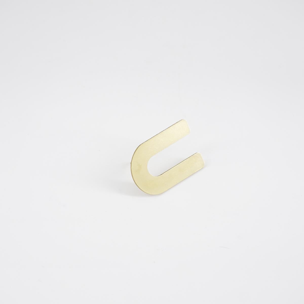 Shiny U nail