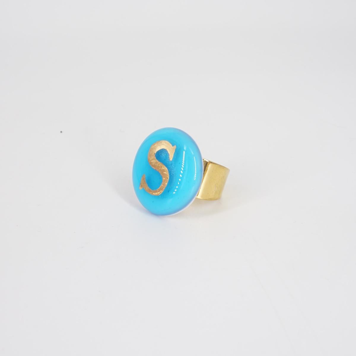 VETRO FUSO ANELLO LETTERAS AZZURRO