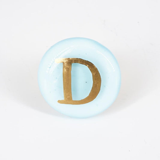 Anello lettera D azzurro chiaro
