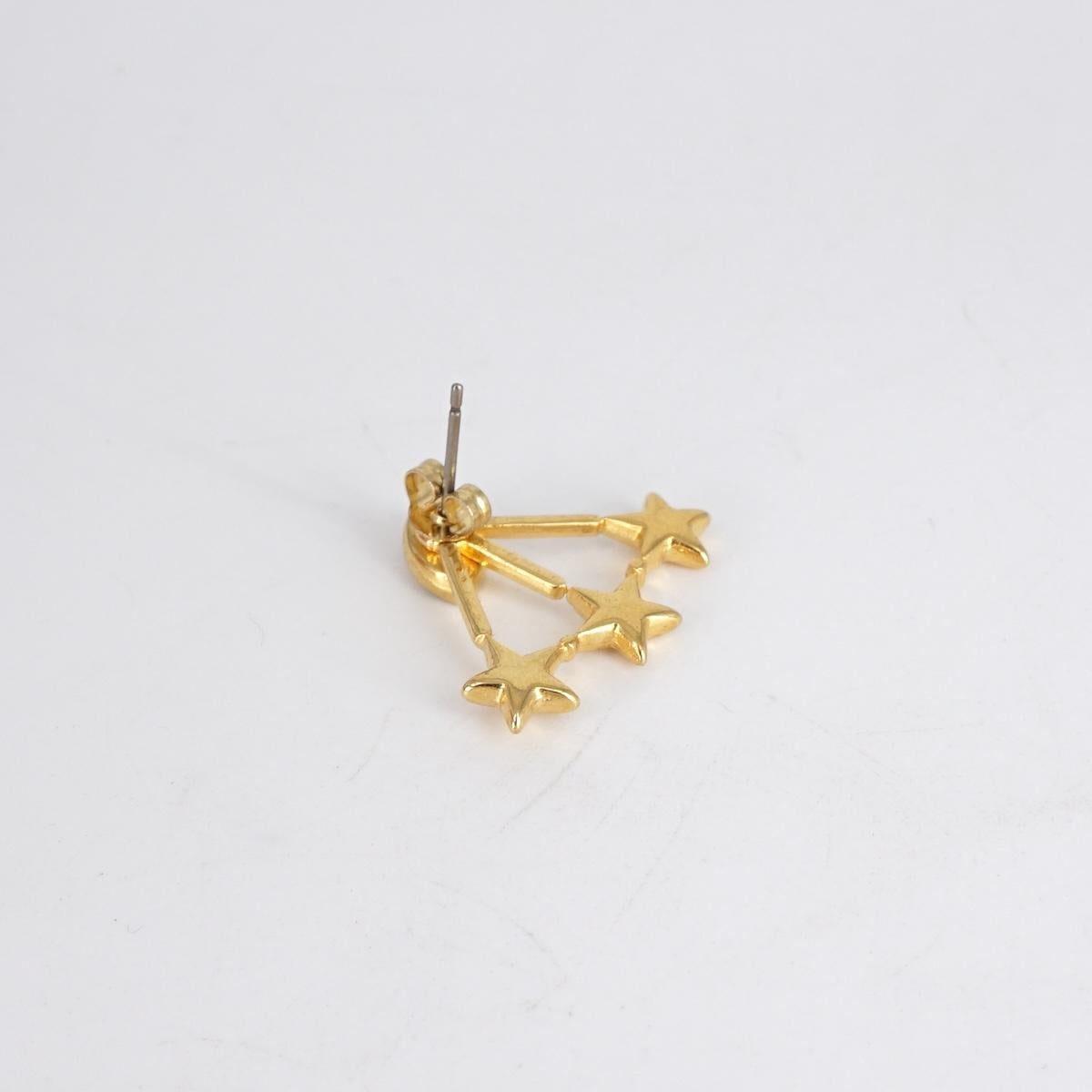 single earring eye + STARS detail