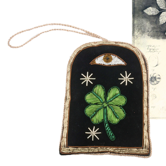 AMULETO DA PARETE OCCHIO E QUADRIFOGLIO CHARM RICAMATO QUADRIFOGLIO E OCCHIO VENDREDI 
