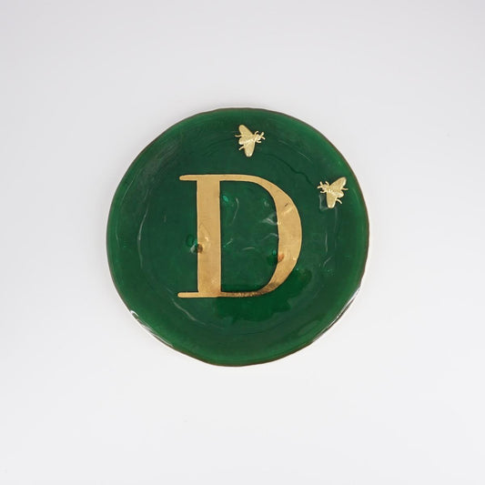 Piatto lettera e charm D GIADA