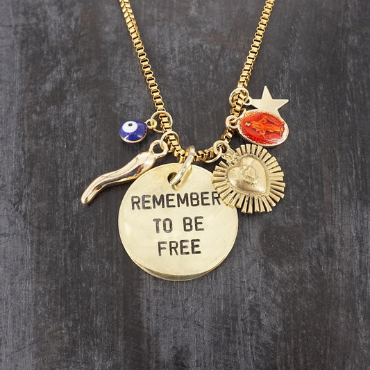 CATENA MULTICHARMS MEDAGLIETTA REMEMBER TO BE FREE CATENA MULTICHARMS MEDAGLIETTA REMEMBER TO BE FREE SOPHIE GIOIELLI 