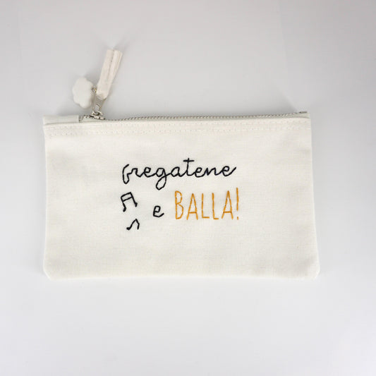 Piattina ricamata FREGATENE E BALLA