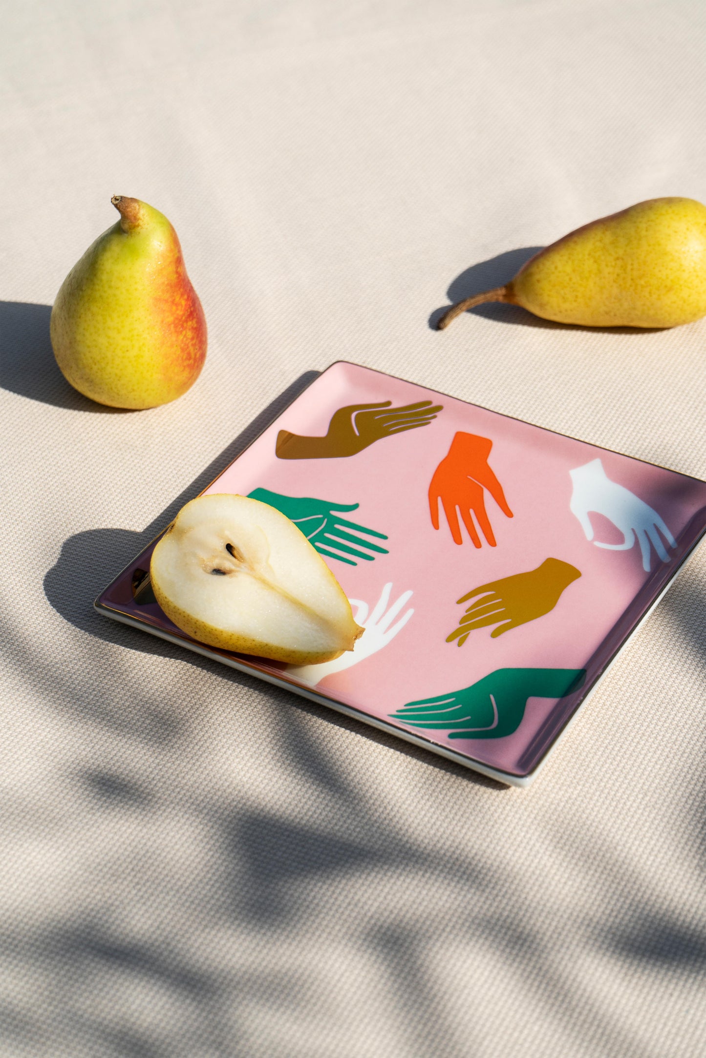 Pink hand empty pockets