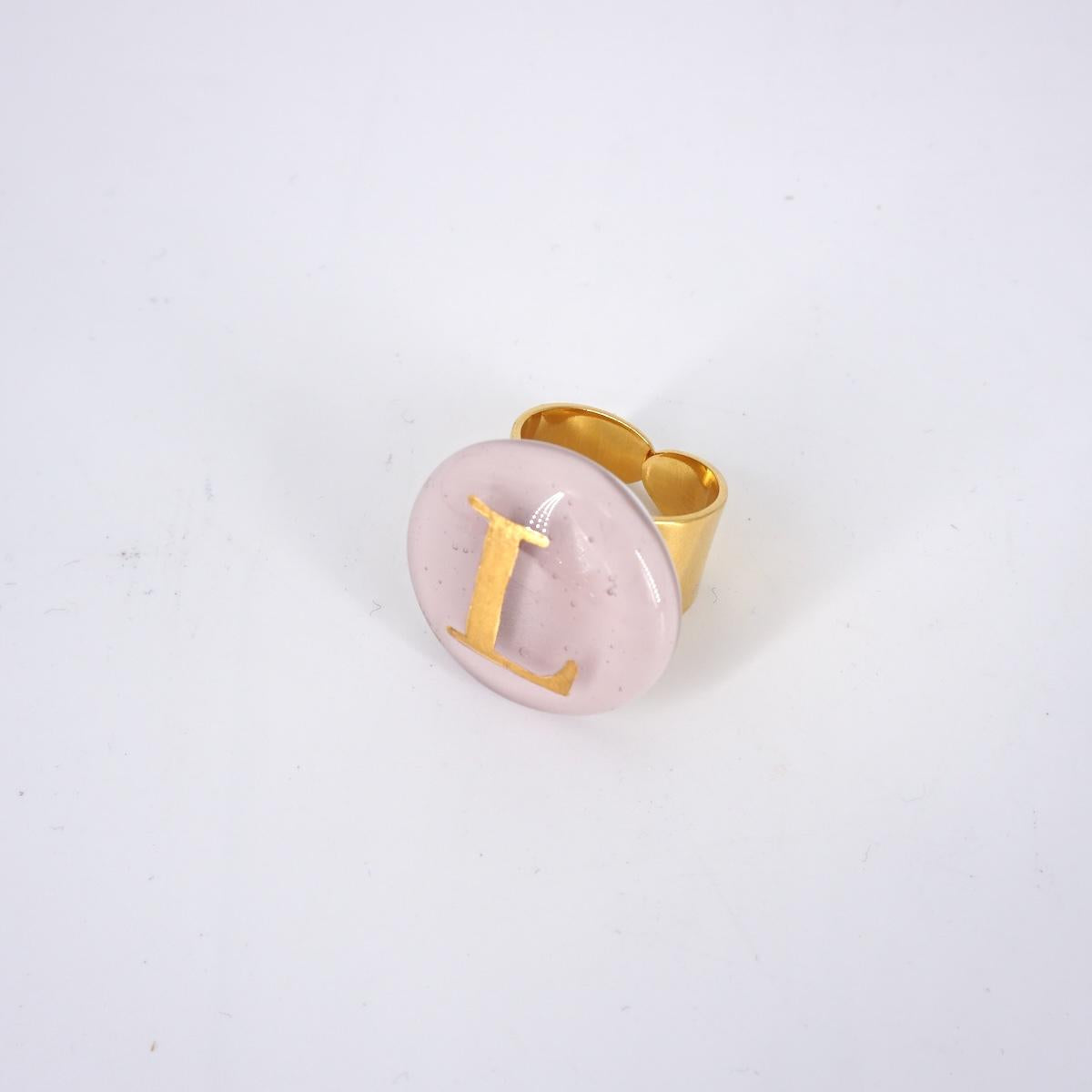 VETRO FUSO ANELLO LETTERAL ROSA