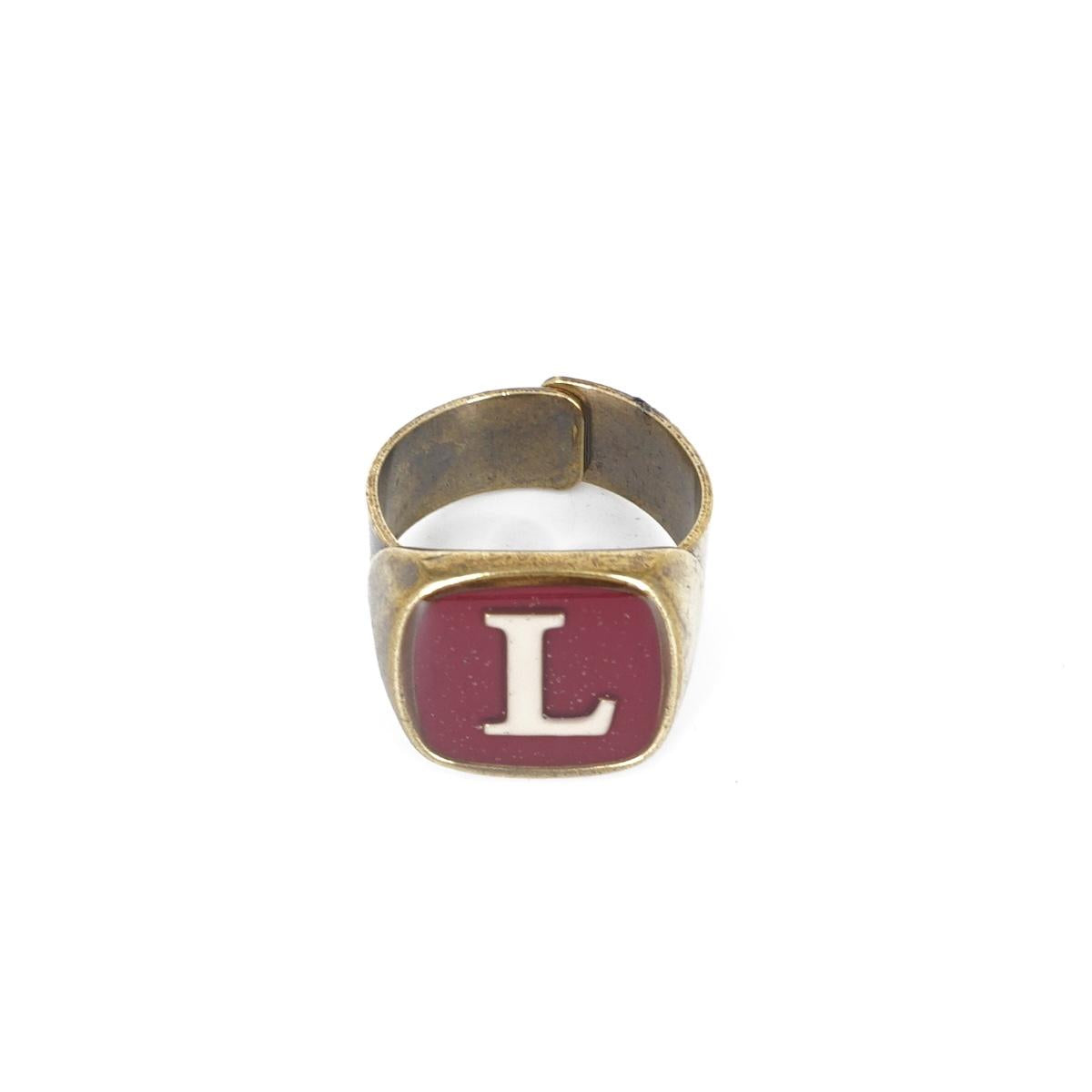 ANELLO LETTERA L BORDEAUX ANELLO LETTERA L BORDEAUX E AVORIO UNIQUE UNCONVENTIONAL DETAILS 