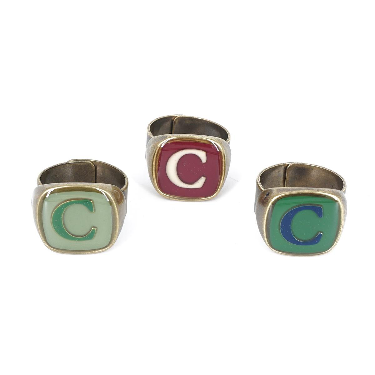 ANELLO LETTERA C BORDEAUX ANELLO LETTERA C BORDEAUX E AVORIO UNIQUE UNCONVENTIONAL DETAILS 