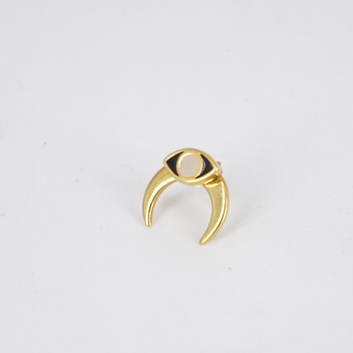 Single eye earring + MOON detail