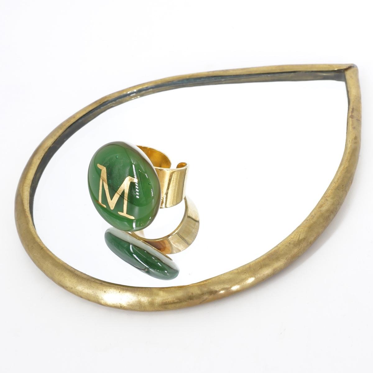 Anello lettera M giada ANELLO LETTERA M GIADA VETRO FUSO 