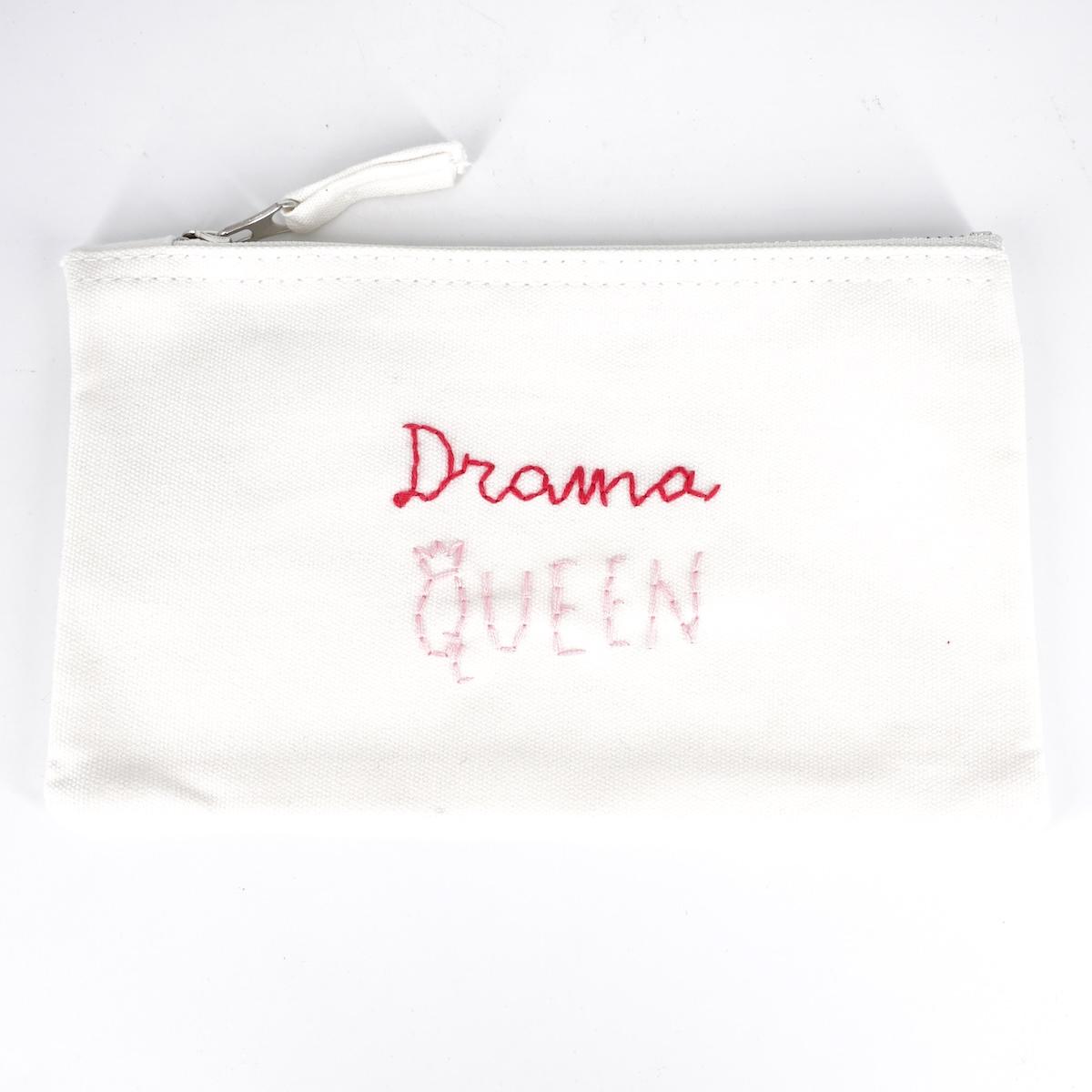 Piattina ricamata DRAMA QUEEN PIATTINA DRAMA QUEEN TERESA 