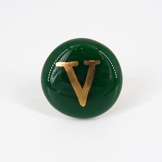 Anello lettera V giada